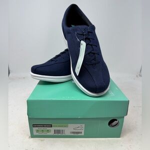Navy Canvas Sneakers by Apex Slip Resistant New In Box - size 8.5 Medium‎